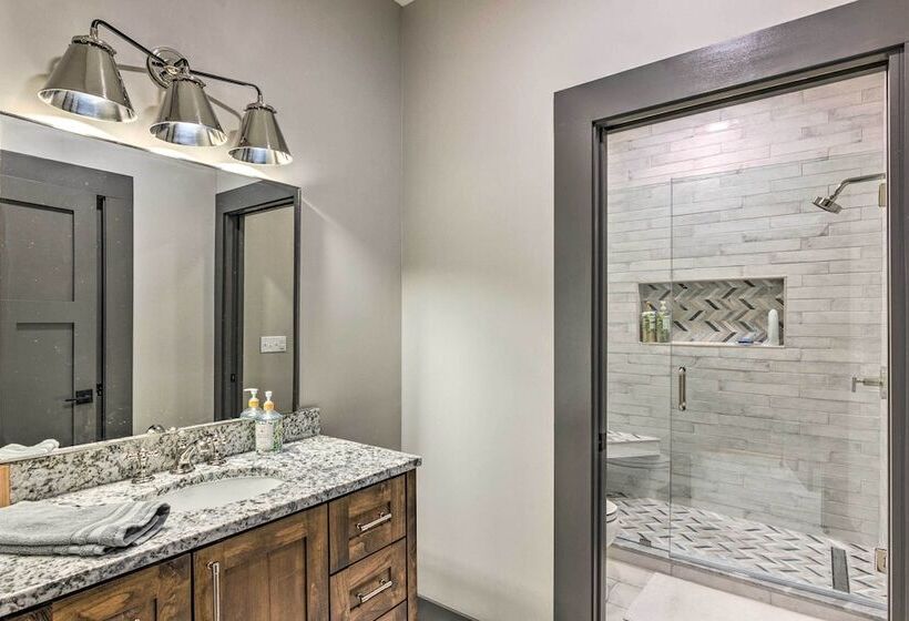 Luxe Retreat W/ Mtn View < 5 Mi To Lake James