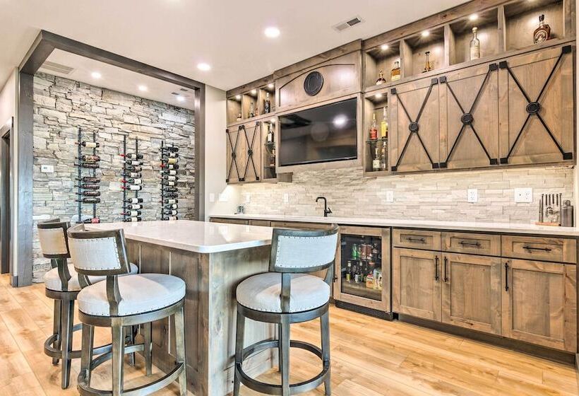 Luxe Retreat W/ Mtn View < 5 Mi To Lake James