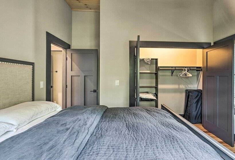 Luxe Retreat W/ Mtn View < 5 Mi To Lake James