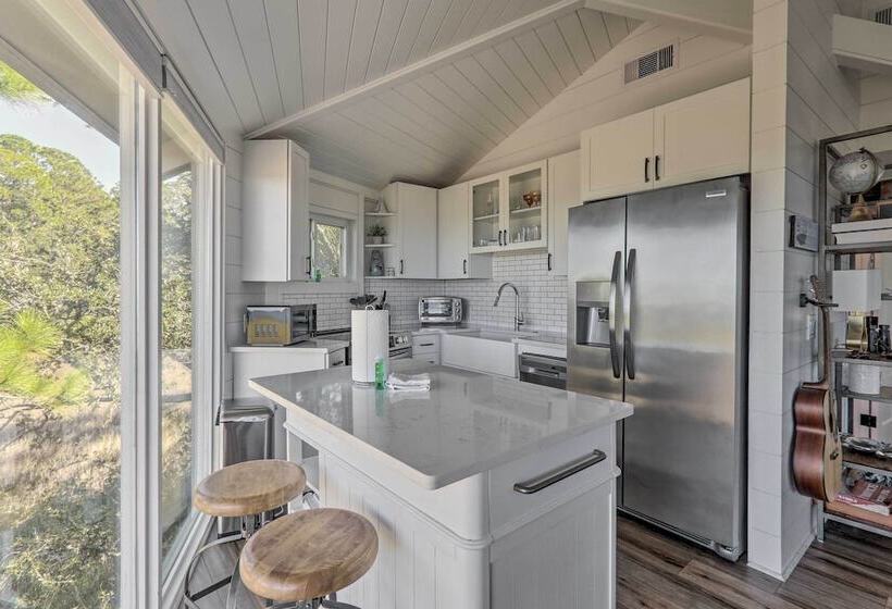 Ocean View Treetop Escape W/ Fire Pit!