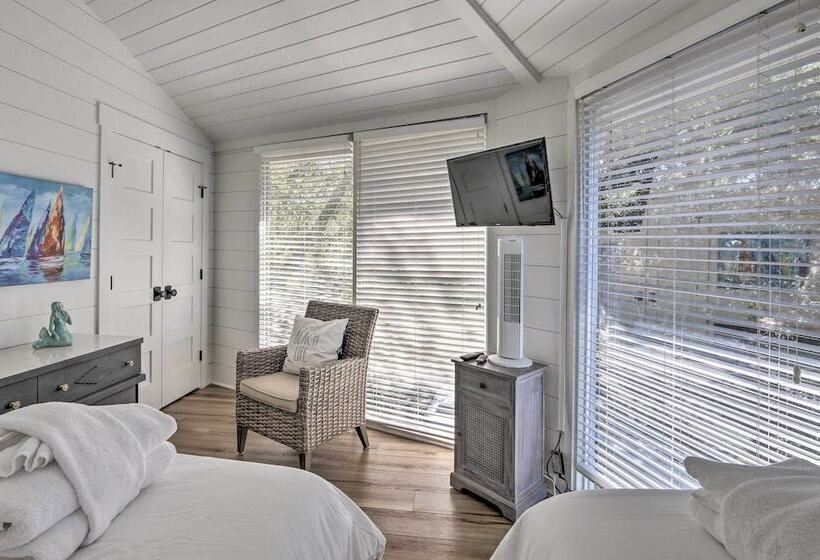 Ocean View Treetop Escape W/ Fire Pit!