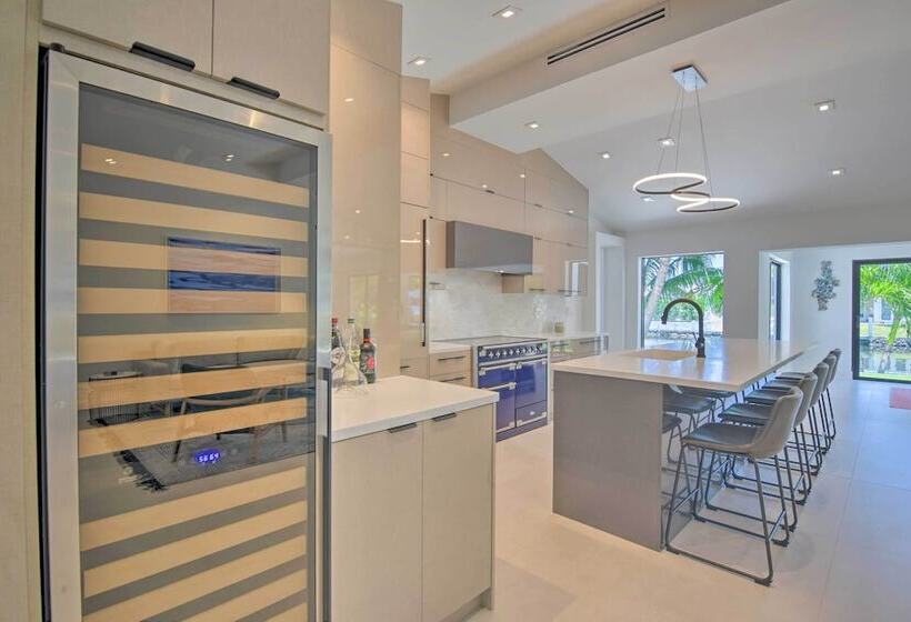 Luxe Wilton Manors Home W/ Private Boat Dock