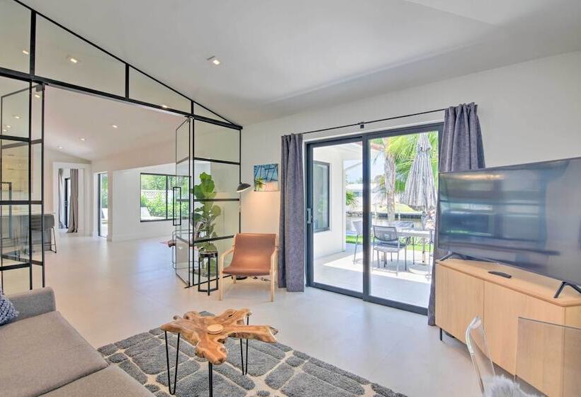 Luxe Wilton Manors Home W/ Private Boat Dock