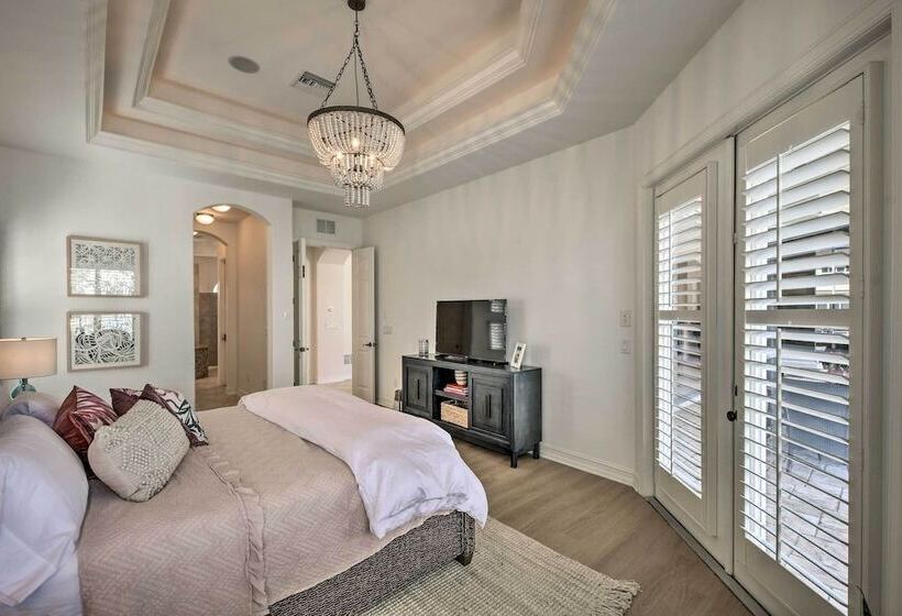 Luxury Island Oasis W/ Pool & Dock, 1 Mi To Beach!