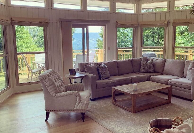 Sugar Mountain Escape W/ Deck & Mountain Views!