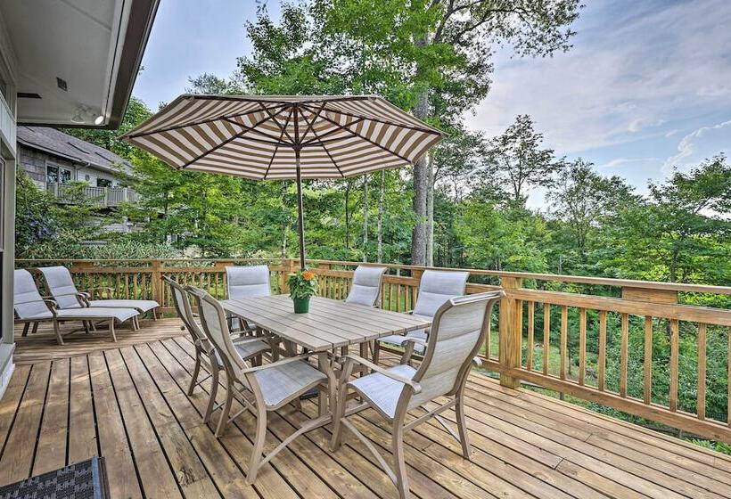 Sugar Mountain Escape W/ Deck & Mountain Views!