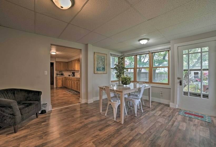 Manistee House < 1 Mile From Lake Michigan!