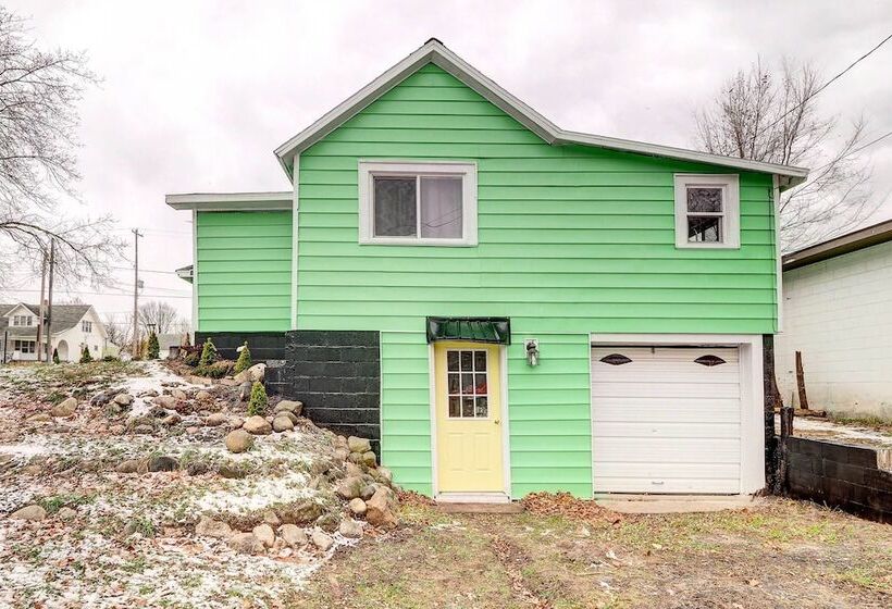 Manton Cottage ~ 34 Mi To Traverse City!