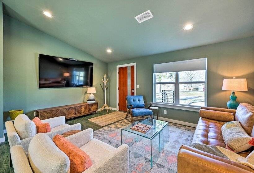 Modern Bentonville Home: Mountain Biker S Paradise