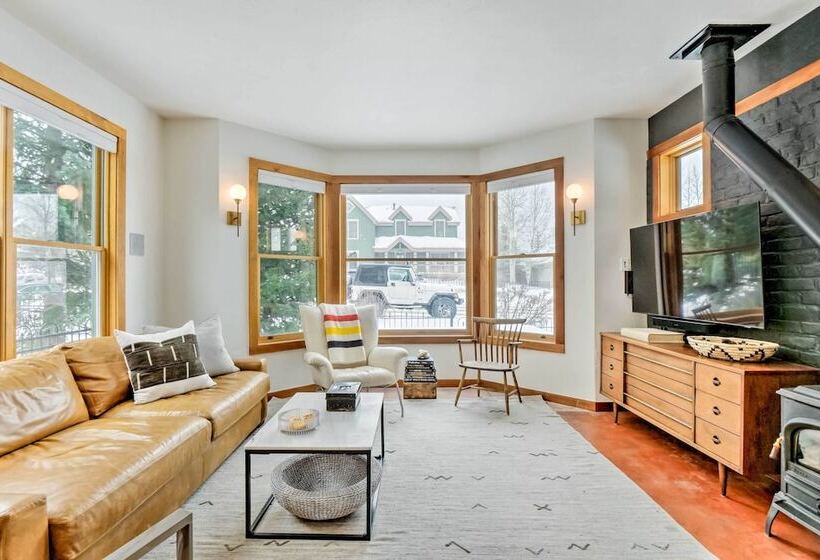 Whistle Pig  A Downtown Escape In Breckenridge