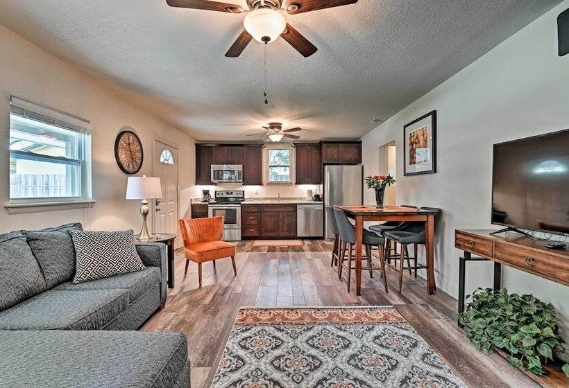 Walkable Winter Garden Bungalow: 3 Blocks To Dtwn