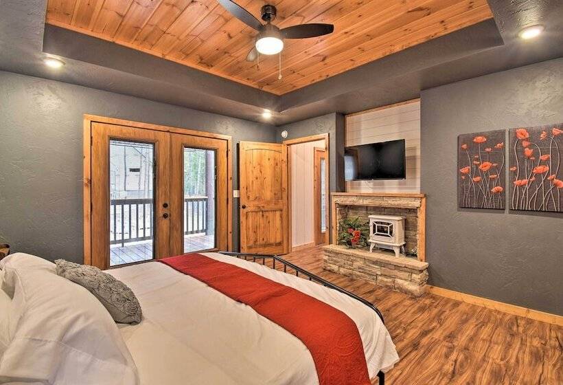 Modern Broken Bow Cabin: Large Deck, Bbq & Pergola