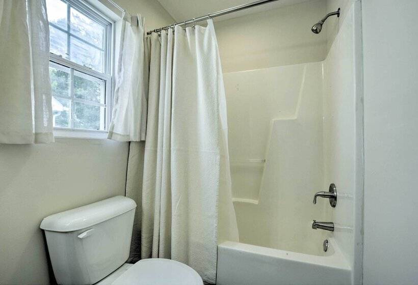 Modern Durham Retreat W/ Private Yard & Patio