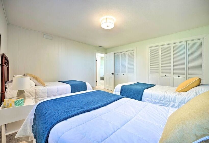 Modern Lake Michigan Home With 3 Lakefront Decks!