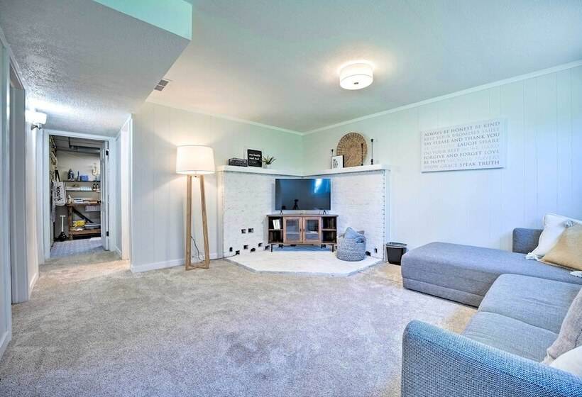 Modern Lake Michigan Home With 3 Lakefront Decks!