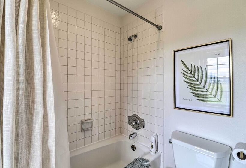 Montana Cottage: Easy Drive To Glacier Natl Park!