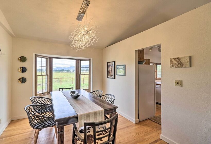 Montana Cottage: Easy Drive To Glacier Natl Park!