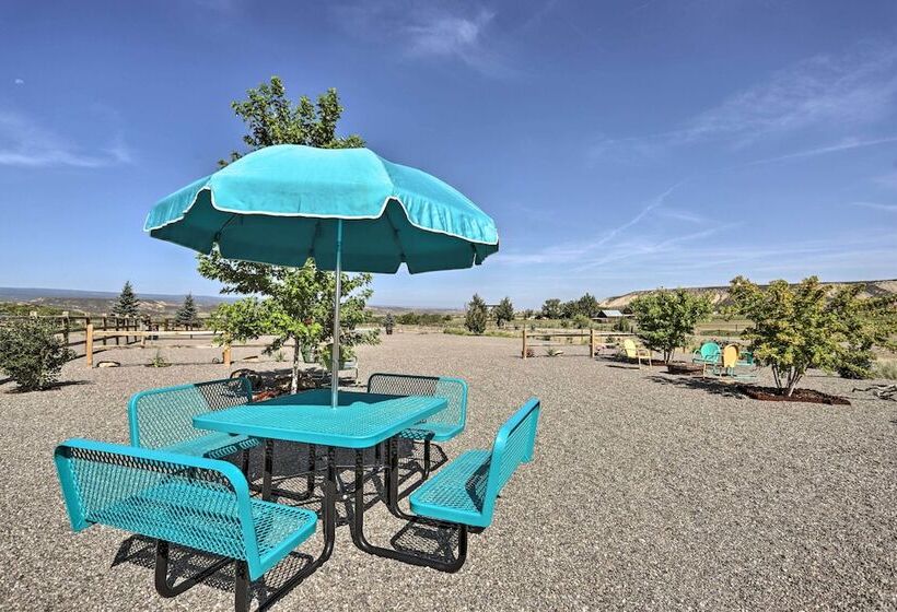 Montrose Barndominium On 7 Acres With Views!