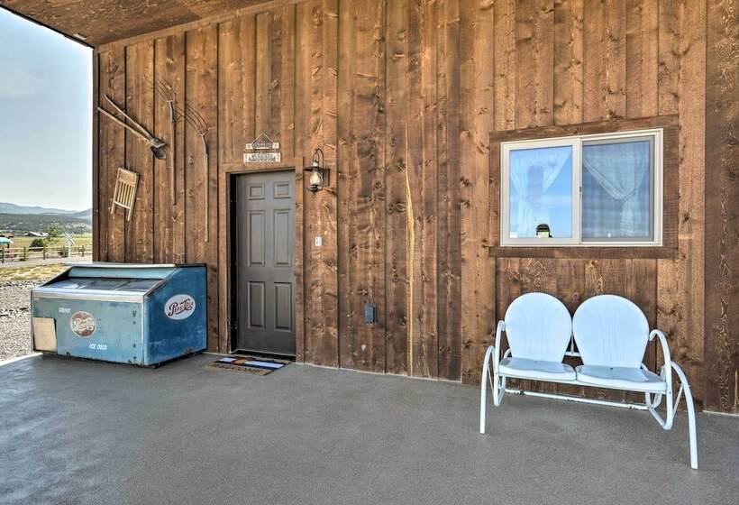 Montrose Barndominium On 7 Acres With Views!