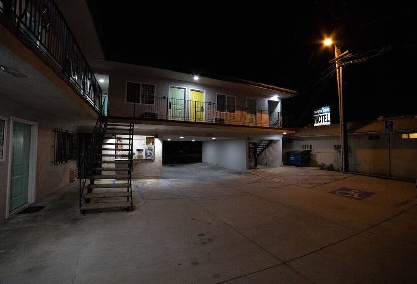 فندق على الطريق Artesia Motor Inn