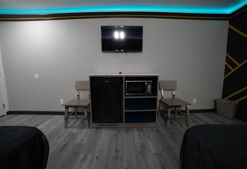 فندق على الطريق Artesia Motor Inn