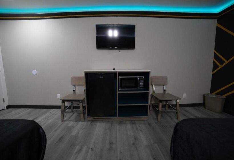 فندق على الطريق Artesia Motor Inn