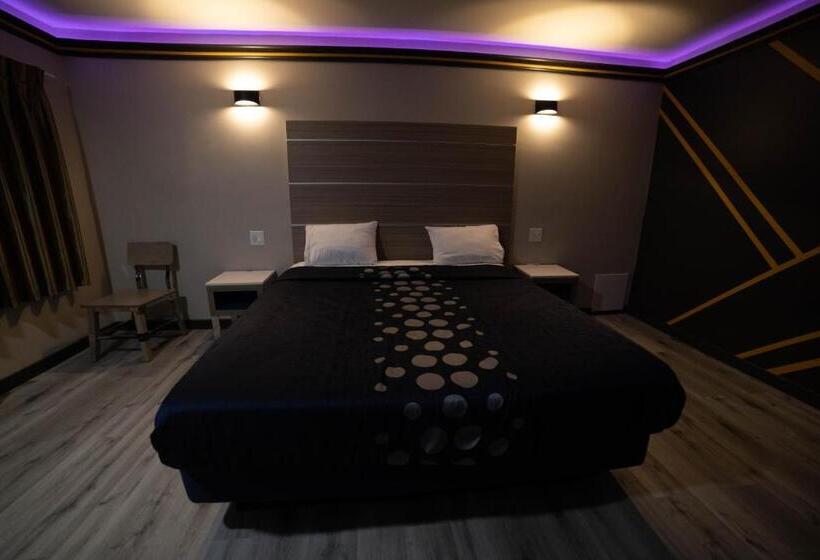 فندق على الطريق Artesia Motor Inn