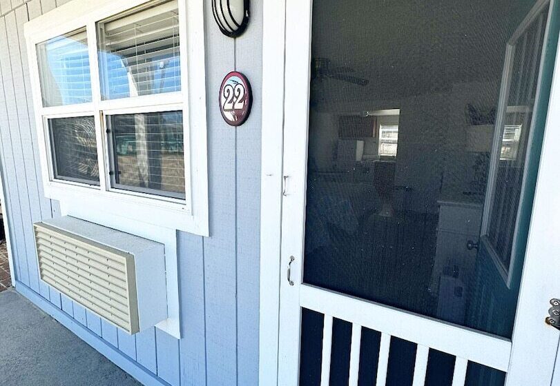 فندق على الطريق Sandspur Ocean Cottages