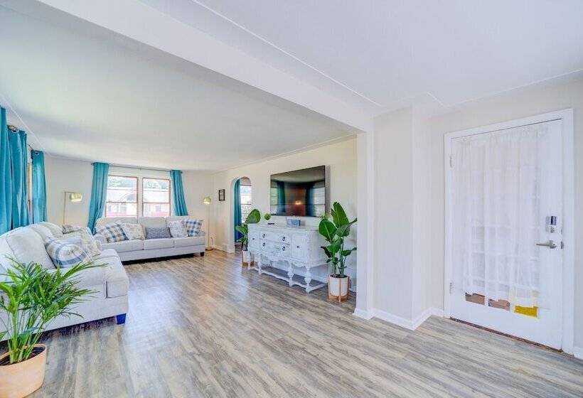 모텔 Whitehall Cottages