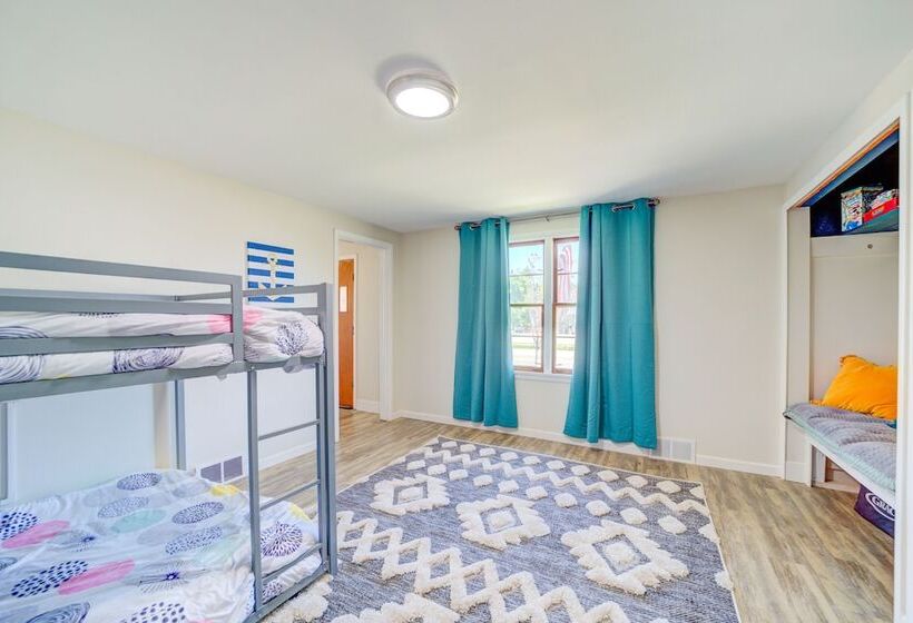 모텔 Whitehall Cottages