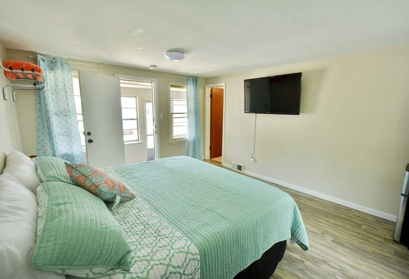 모텔 Whitehall Cottages