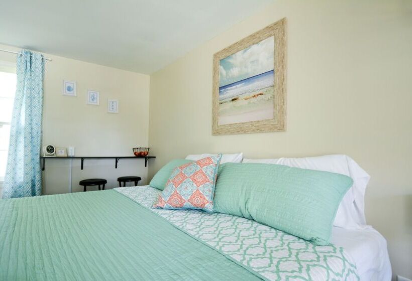 모텔 Whitehall Cottages