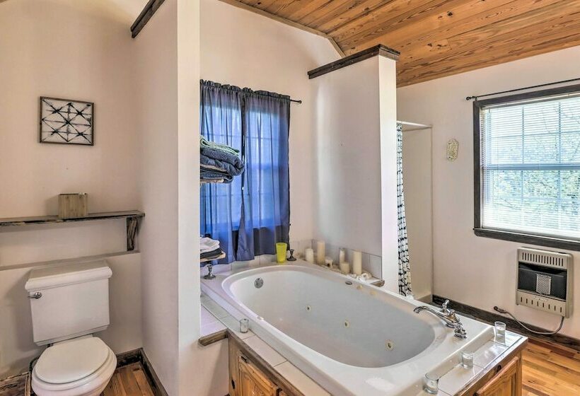 Mountain View Haven: Fire Pit + Large Deck!