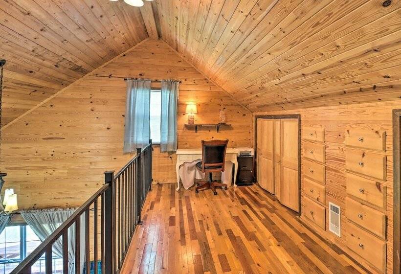 Mountain View Haven: Fire Pit + Large Deck!