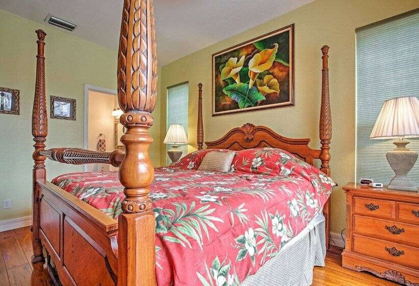 Naples Home W/ Pool, Extended Stays Welcome!