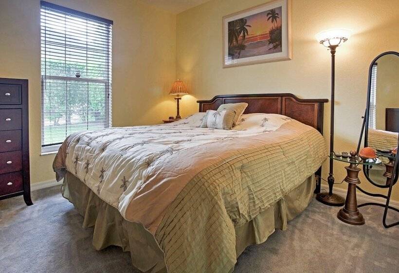 Naples Home W/ Pool, Extended Stays Welcome!