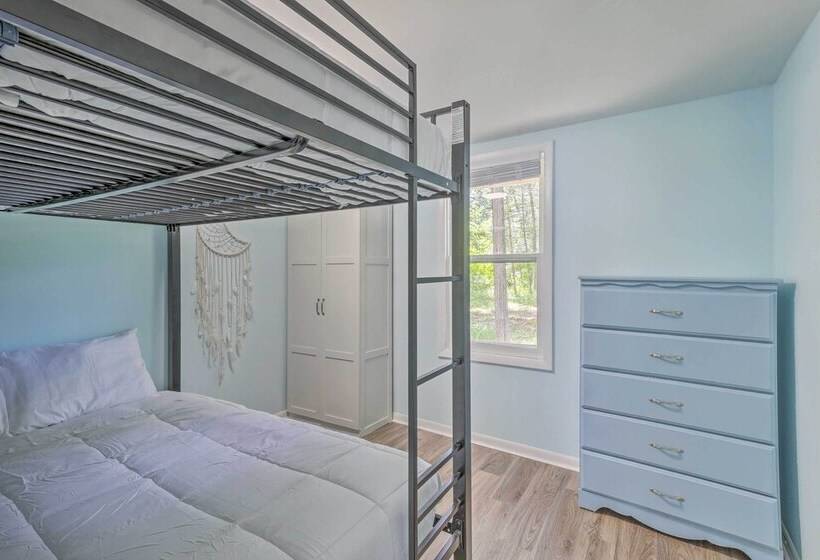 New Cute & Charming Cottage Near Castle Rock Lake!