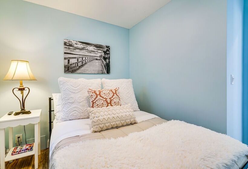 New Jersey Abode   Near Theme Parks, Walk To Beach