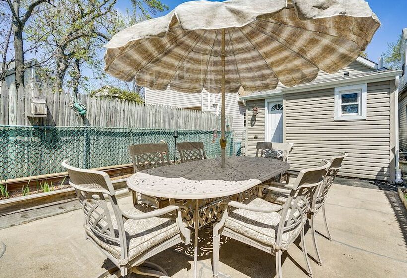 New Jersey Abode   Near Theme Parks, Walk To Beach