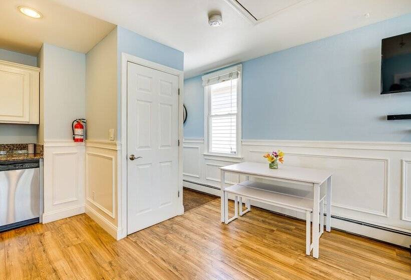 New Jersey Abode   Near Theme Parks, Walk To Beach