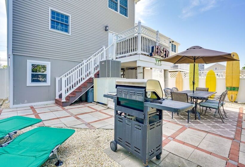 New Jersey Home   Deck, Grill & Walkable To Beach!