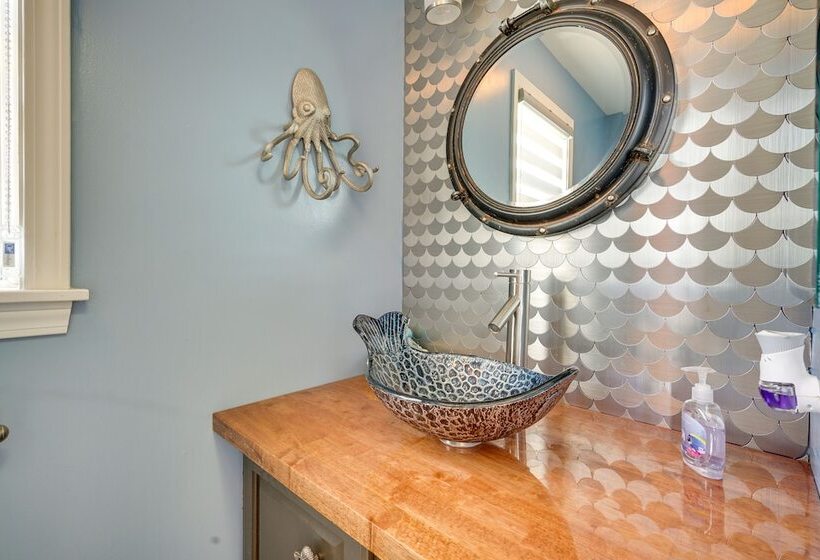 New Jersey Home   Deck, Grill & Walkable To Beach!