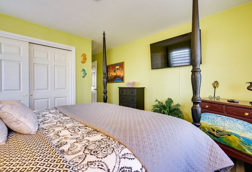 New Jersey Home   Deck, Grill & Walkable To Beach!