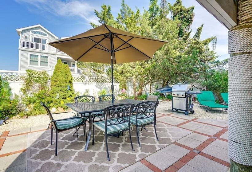 New Jersey Home   Deck, Grill & Walkable To Beach!