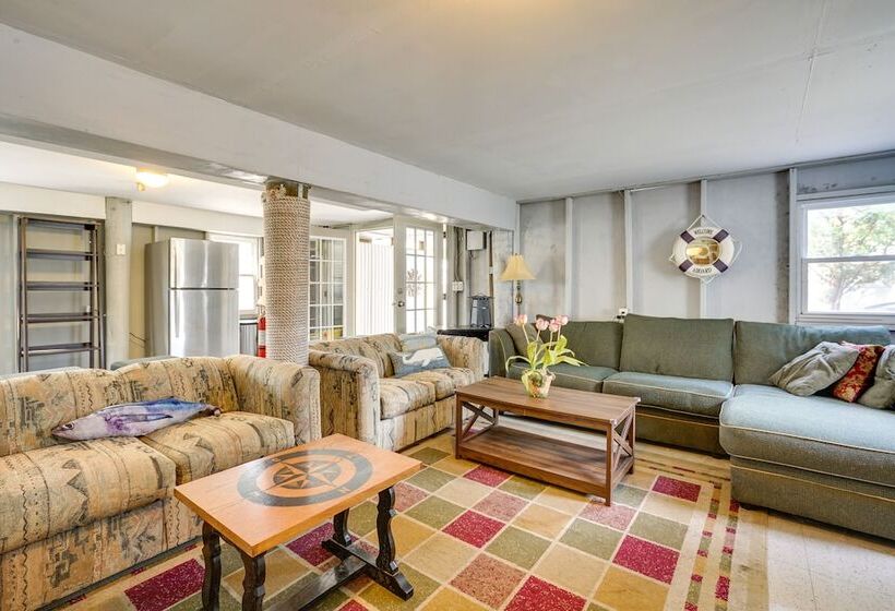 New Jersey Home   Deck, Grill & Walkable To Beach!