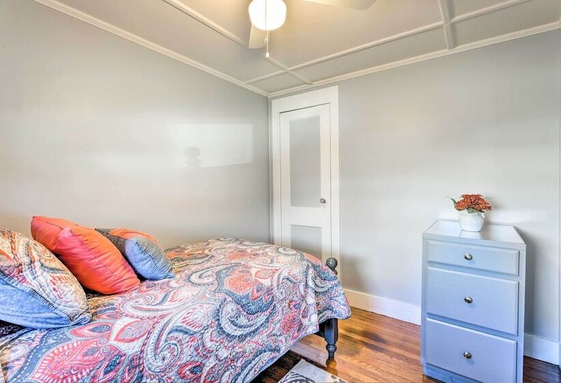 Newport House < 3 Mi To Beaches & Bowens Wharf!