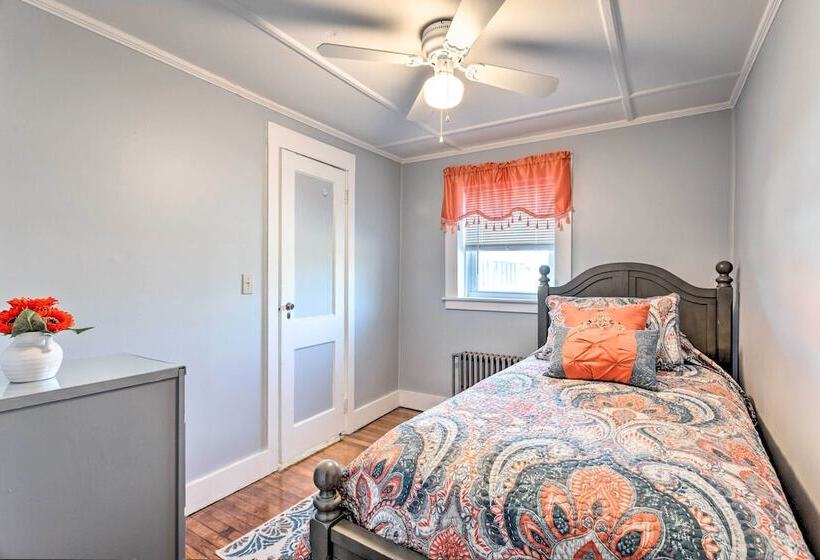 Newport House < 3 Mi To Beaches & Bowens Wharf!