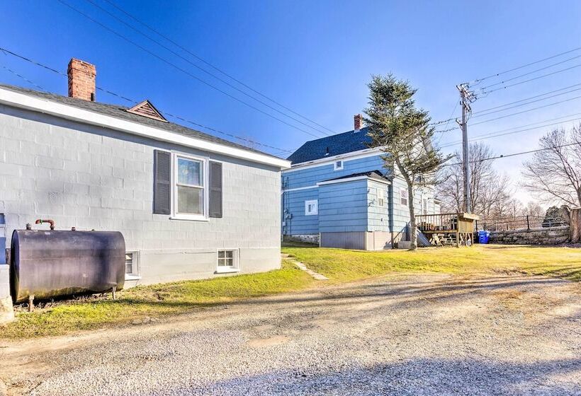 Newport House < 3 Mi To Beaches & Bowens Wharf!