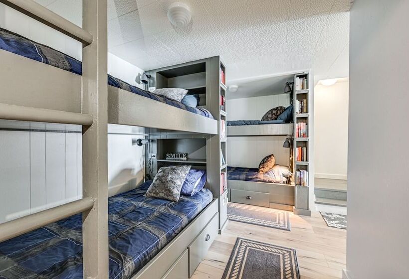 Lakeside Whitefish Cottage W/ Private Hot Tub!