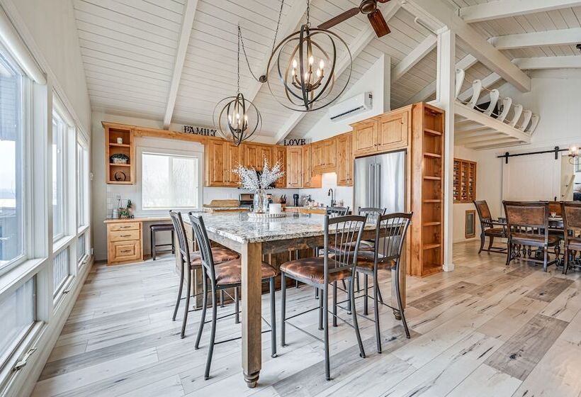 Lakeside Whitefish Cottage W/ Private Hot Tub!